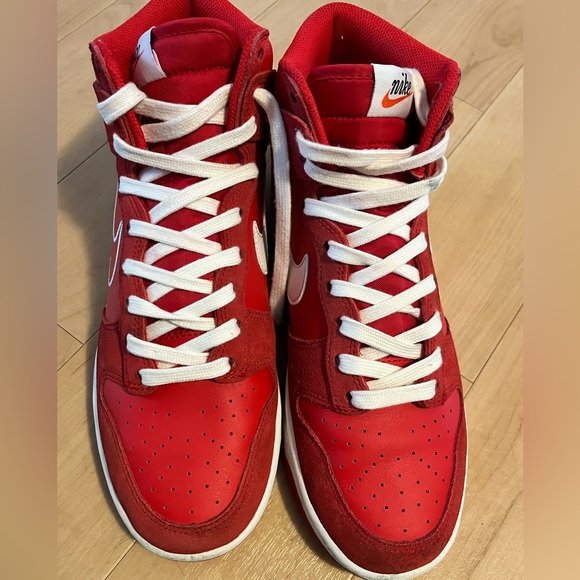 NIKE DUNK HIGH SE FIRST USE Size 9 - Picture 3 of 16
